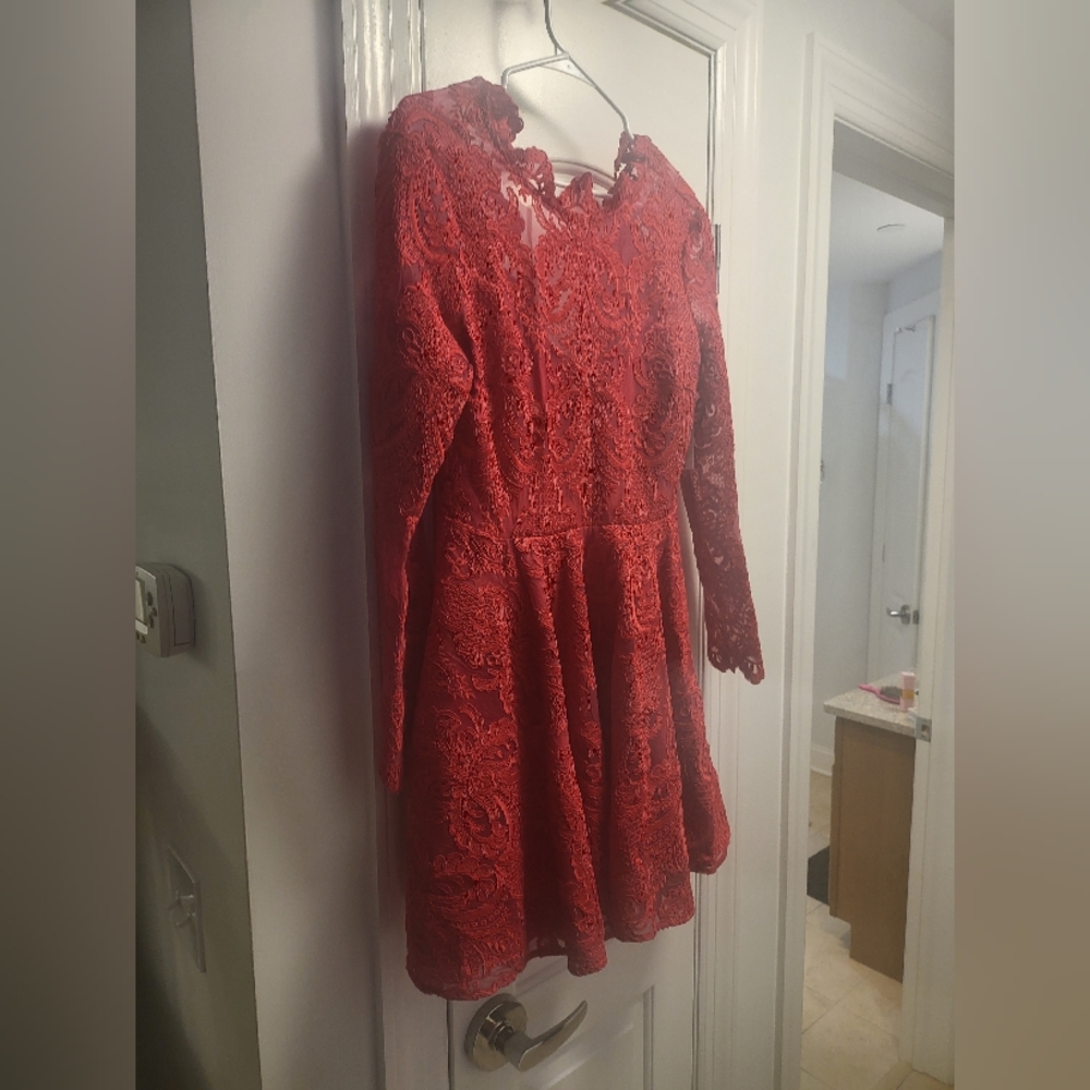 Dress - Picture 2 of 5